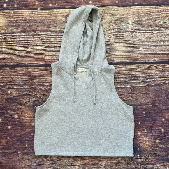 La Hearts Tops - L.A. Hearts gray sleeveless cropped hoodie. Size small. EUC.